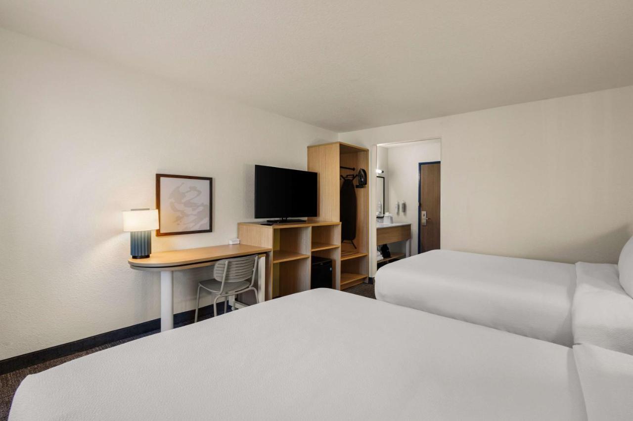 Spark By Hilton Fort Wayne Exterior photo