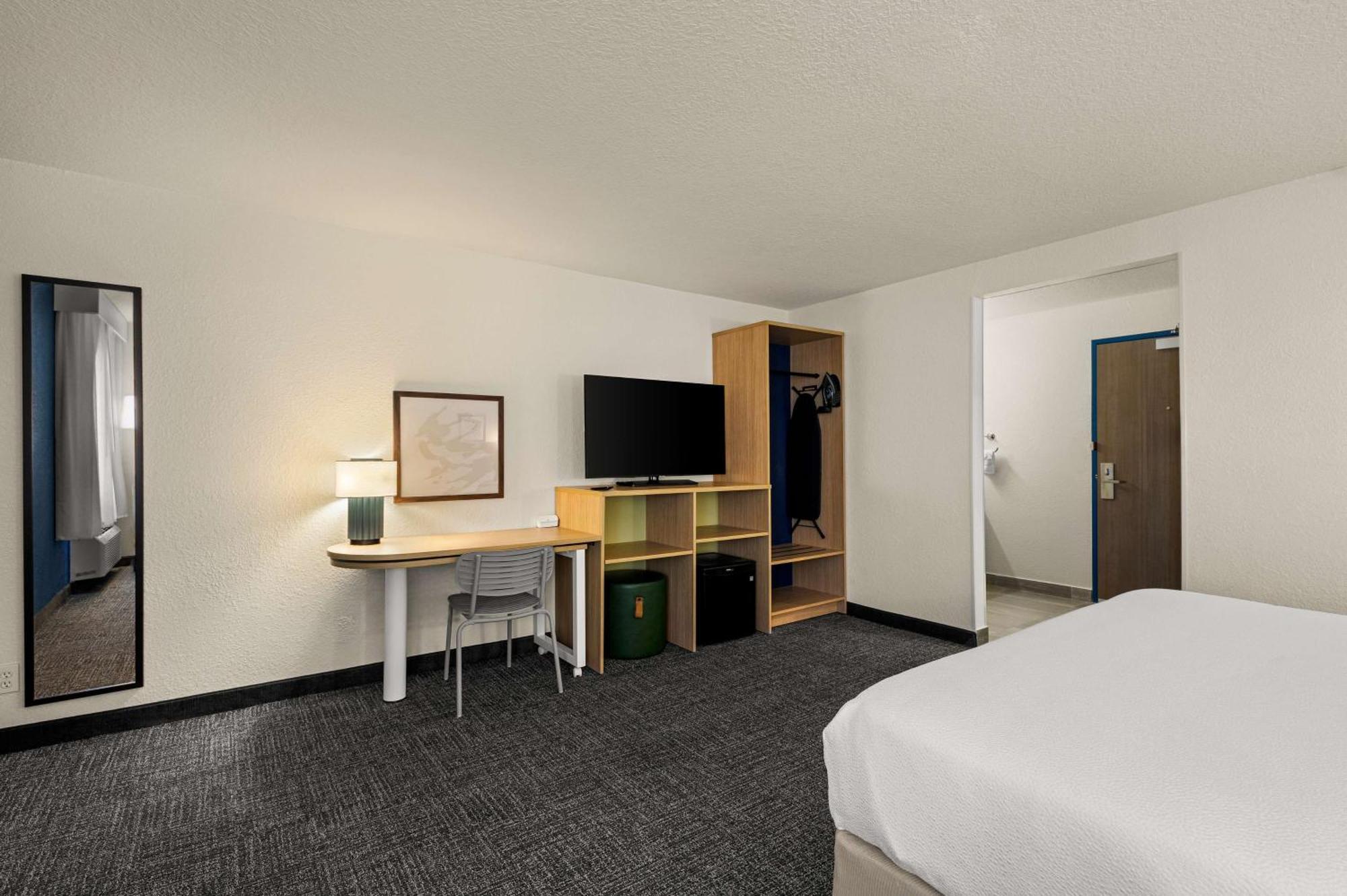 Spark By Hilton Fort Wayne Exterior photo