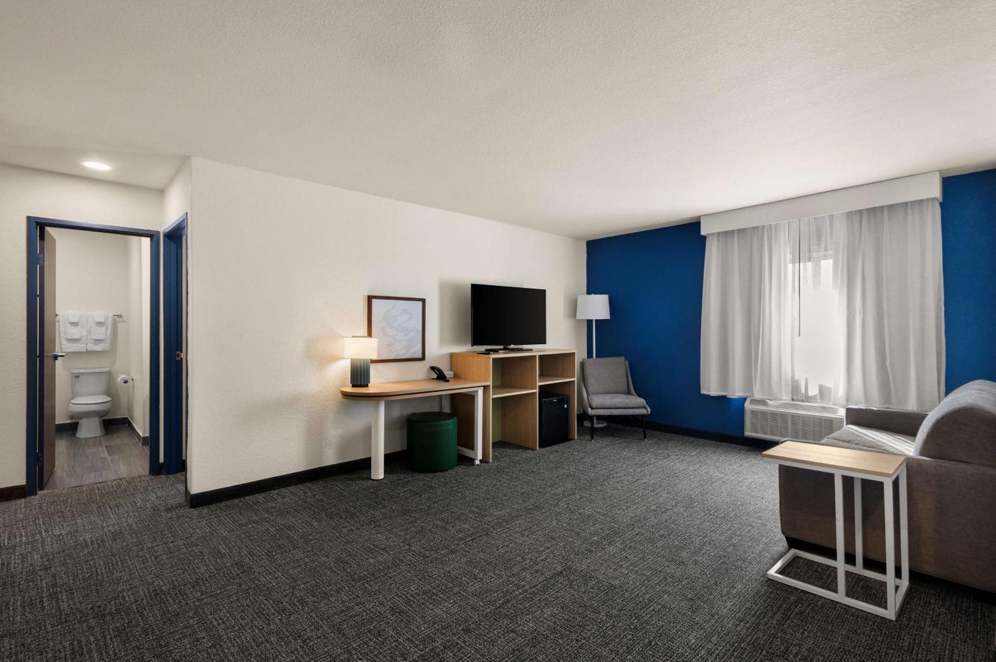 Spark By Hilton Fort Wayne Exterior photo