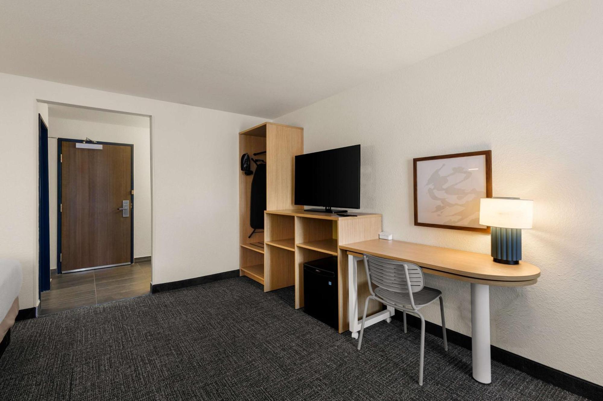 Spark By Hilton Fort Wayne Exterior photo